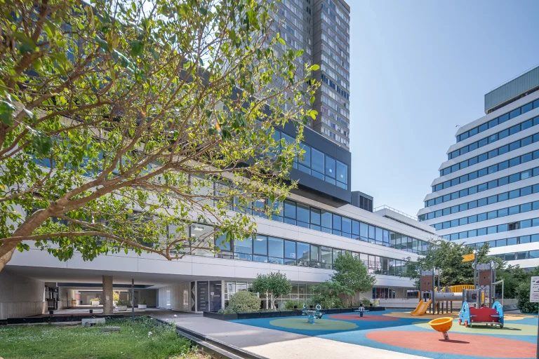 OMNES EDUCATION<br>campus parisien INSEEC – immeuble pollux